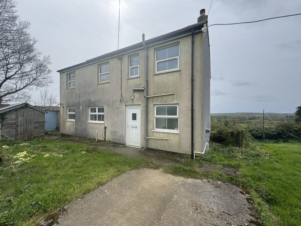 Lot: 119 - DETACHED HOUSE FOR IMPROVEMENT - Front of the property